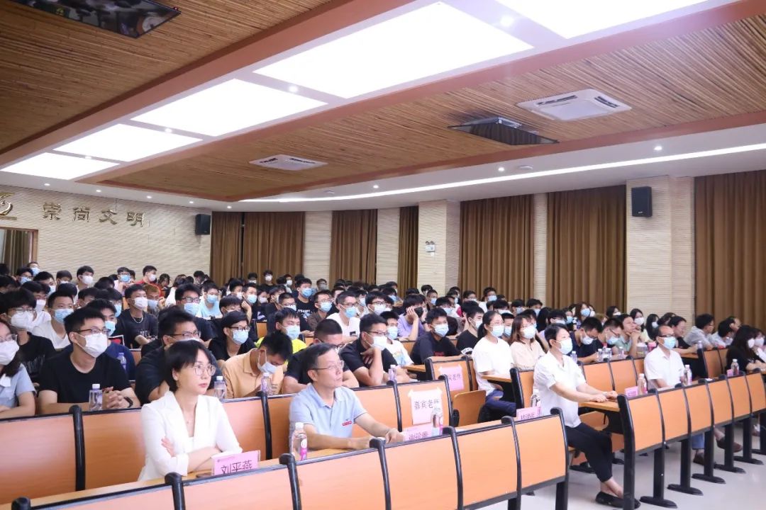 路航科技林建辉董事长受邀到福建水利电力职业技术学院开展专题学术讲座